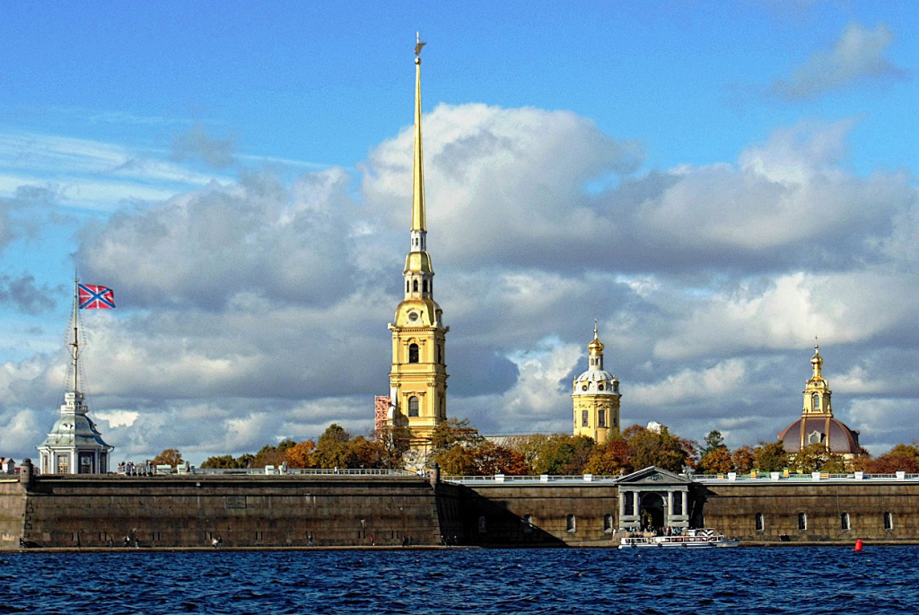 Peter and Paul Fortress in St. Petersburg.png